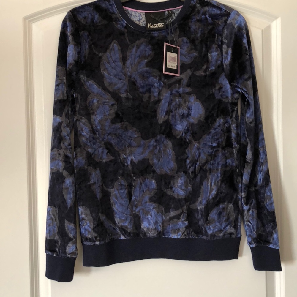Crushed velvet shirt with ribbed wrist/waist.